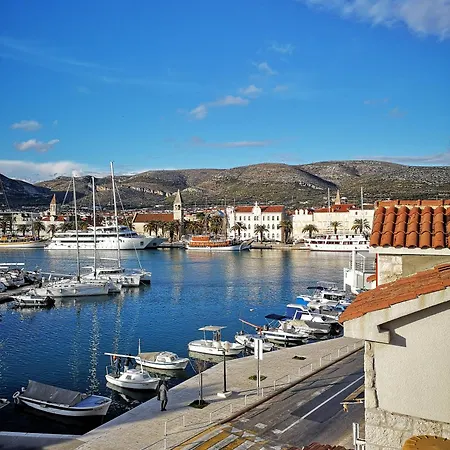 Yacht Marina Trogir, Heritage Bella Vistaa * Трогир