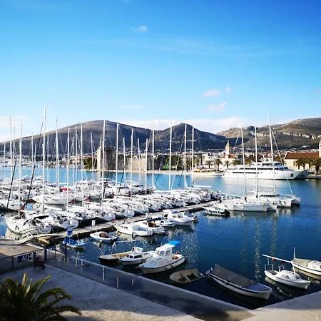 Yacht Marina Trogir, Heritage Bella Vistaa Апартаменты Трогир